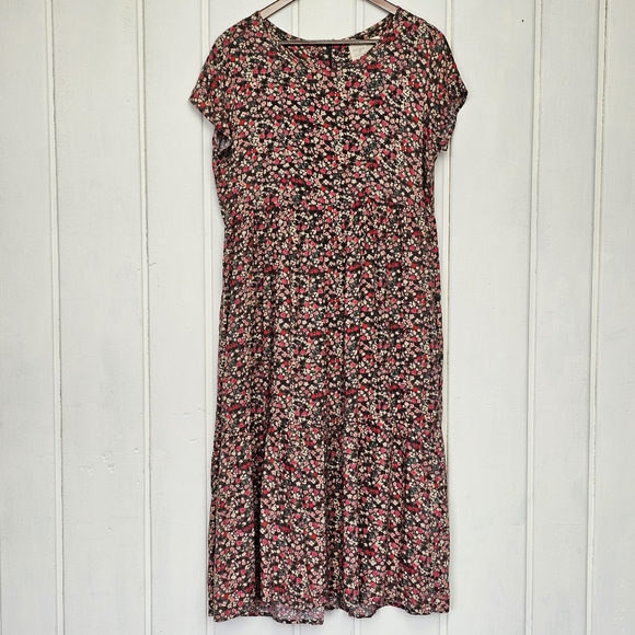 evy's tree Dresses & Skirts - Evy's Tree The Deidre Pink Floral Tiered Short Sleeve Midi Dress Medium